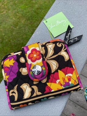 NWT Vera Bradley Snappy Wallet Suzani Quilted Floral MUSTY SMELL